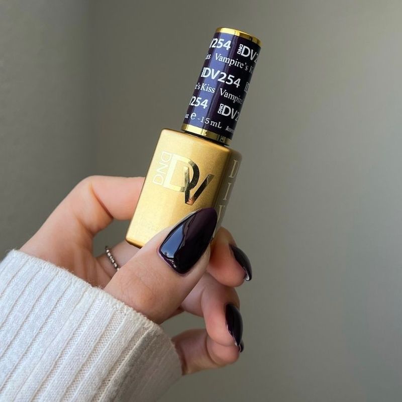 DIVA #254 Vampire’s Kiss